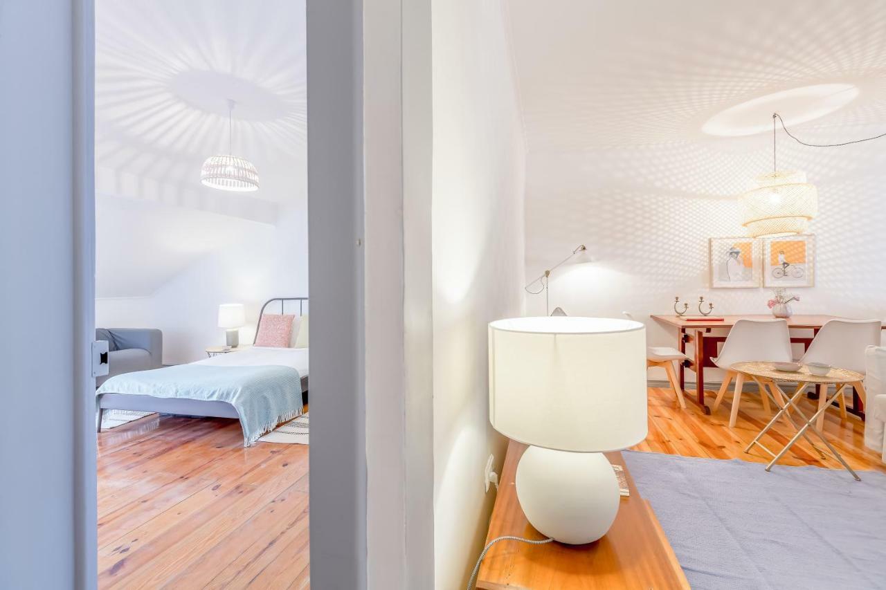 Bright & Spacious Alfama Apartment, By Timecooler Lisbon Exterior photo