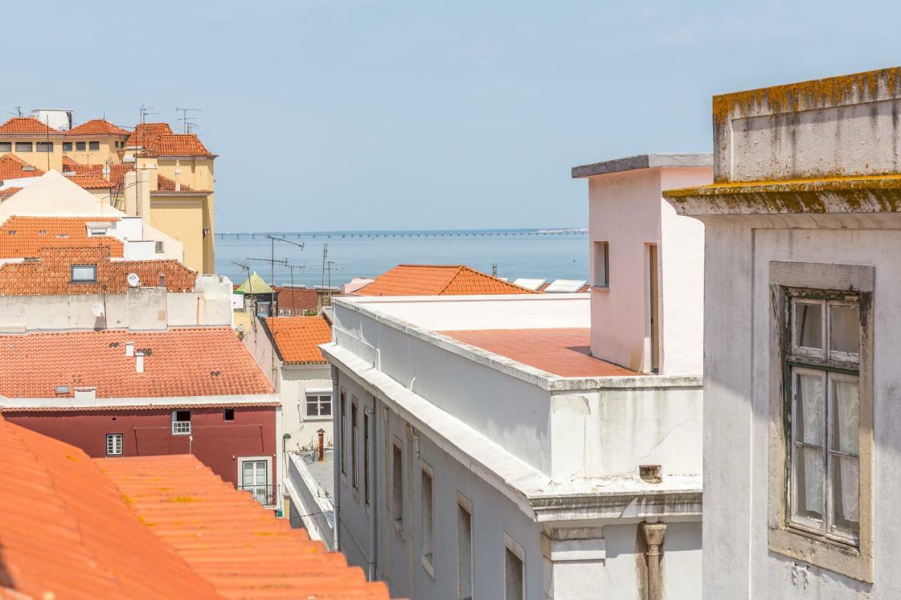 Bright & Spacious Alfama Apartment, By Timecooler Lisbon Exterior photo